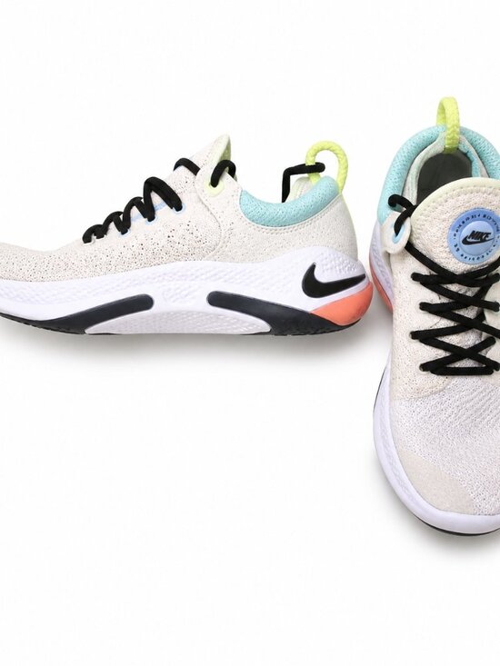 Nike Shoes - Nike Royride Run Flyknit Women's  Size 8